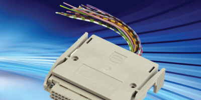 DIN 41612 connector with shell housing