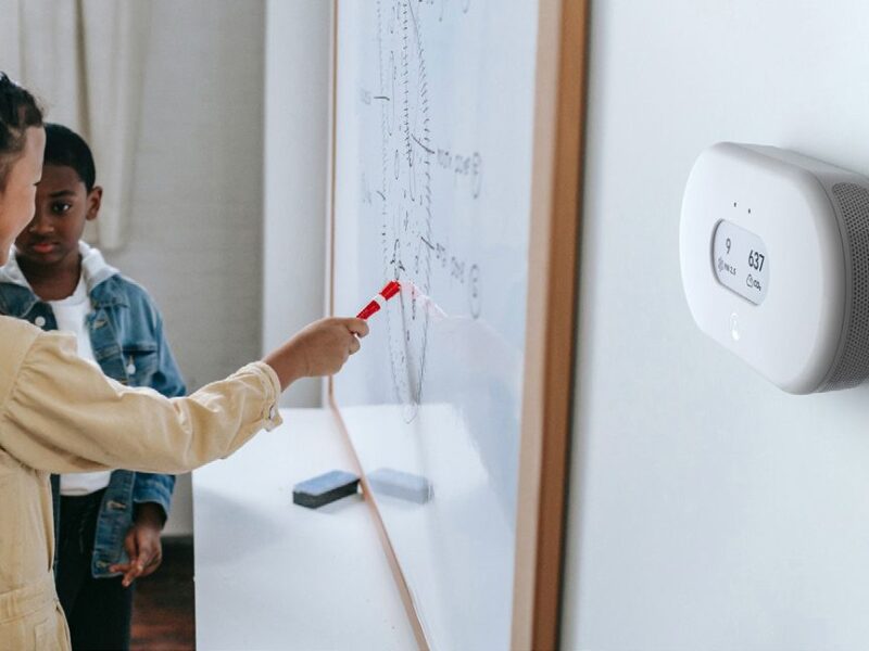 Se prémunir contre la Covid-19 grâce aux capteurs de CO2