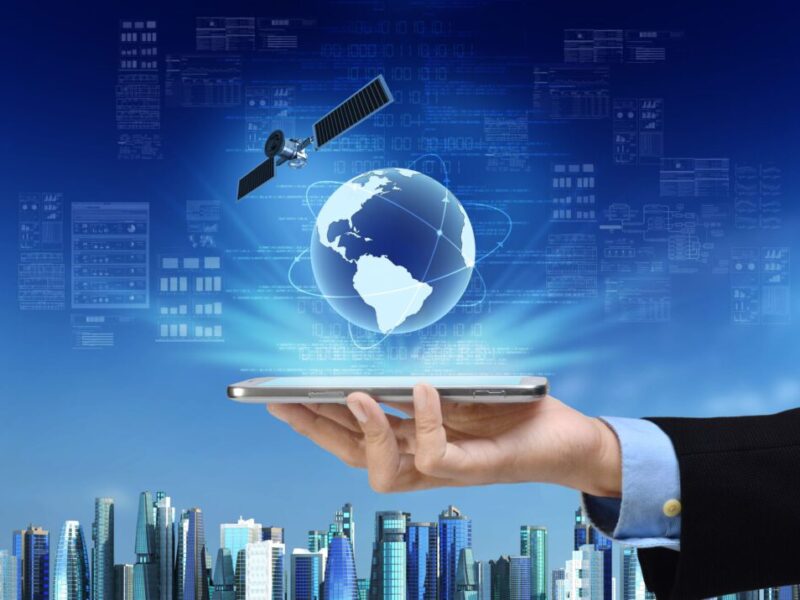 Ultra-narrow linewidth laser for LEO satellite applications