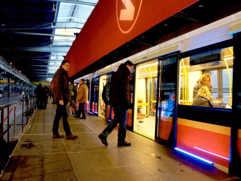 Siemens converts Warsaw office for Ukraine refugees