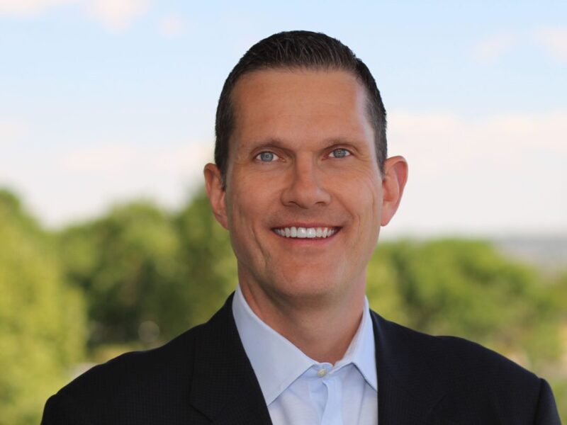 Sean J. Kerins succède à Michael J. Long chez Arrow Electronics