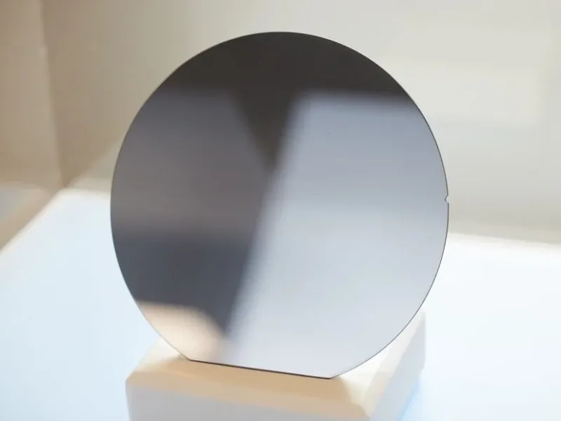 IQE signs strategic supply agreement for laser wafers