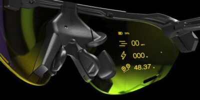 Smart glasses app enables display customization in sports eyewear