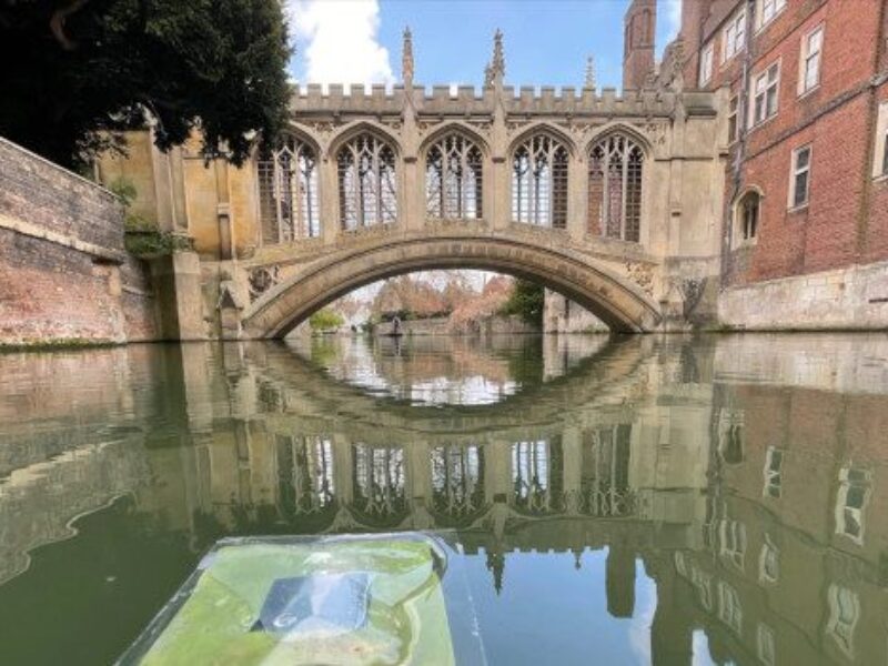 Floating artificial leaves make fuel from sunlight, water and CO2