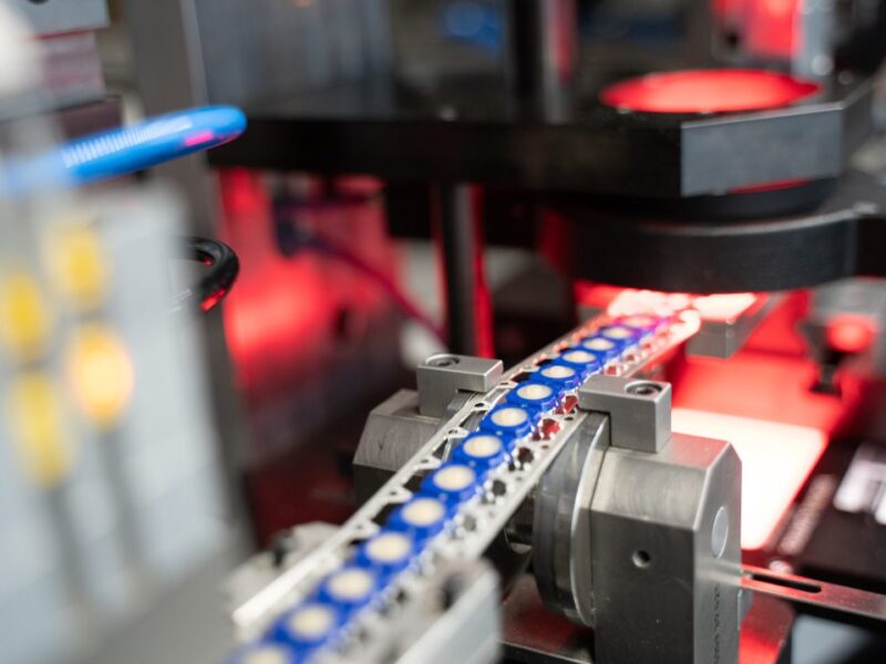 RAFI renforce ses capacités de fabrication pour les boutons-poussoirs