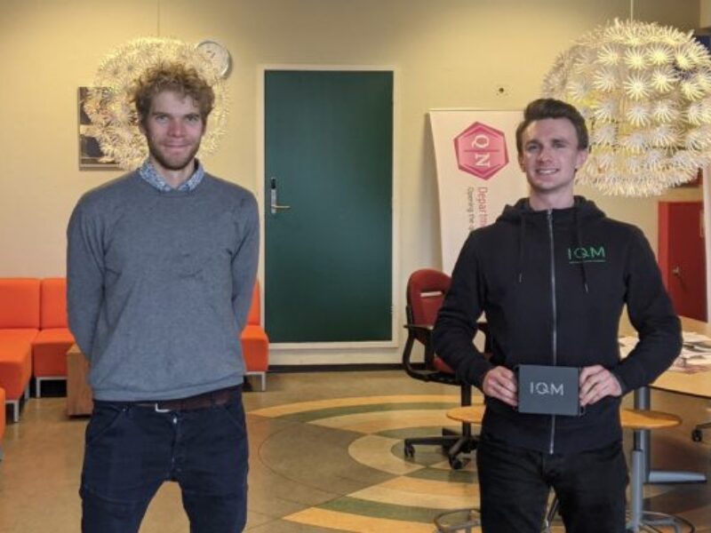 Photonic interface for superconducting quantum processors