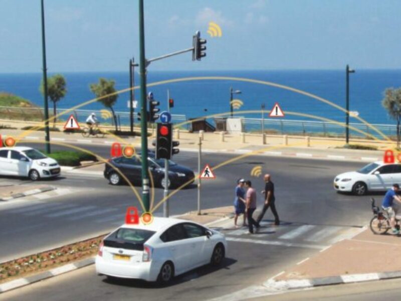 Connecting vehicles to smart infrastructure reduces CO2 emissions