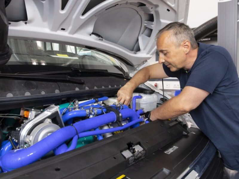 Bosch tests fuel cell drive in light commercial vehicles