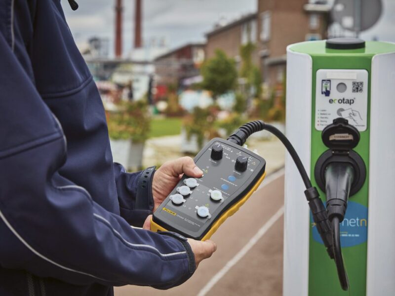 Adaptateur pour l&rsquo;installation et la maintenance des stations de charge