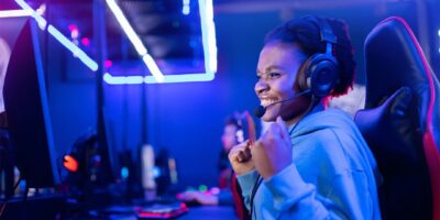 Ultra-low power Bluetooth IC for multi-stream audio