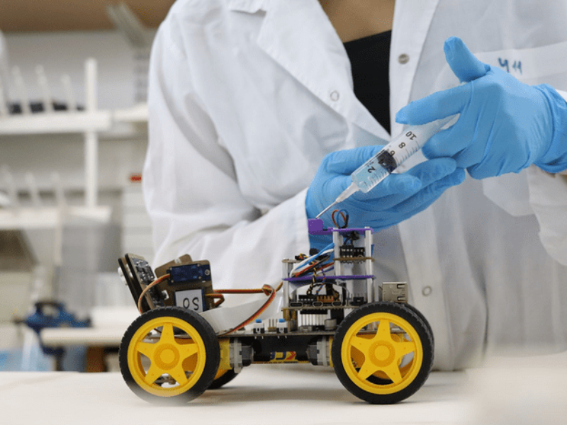 Robotic AI biohybrid smell sensor is 10,000x more sensitive