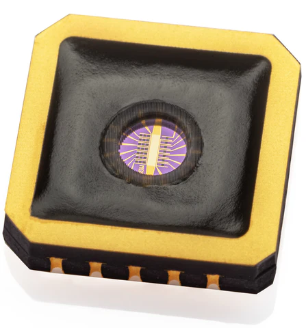 Graphene sensor upgraded with reservoir for biosensing