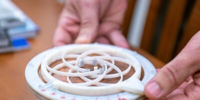 Researchers use electromagnets to create reconfigurable antenna