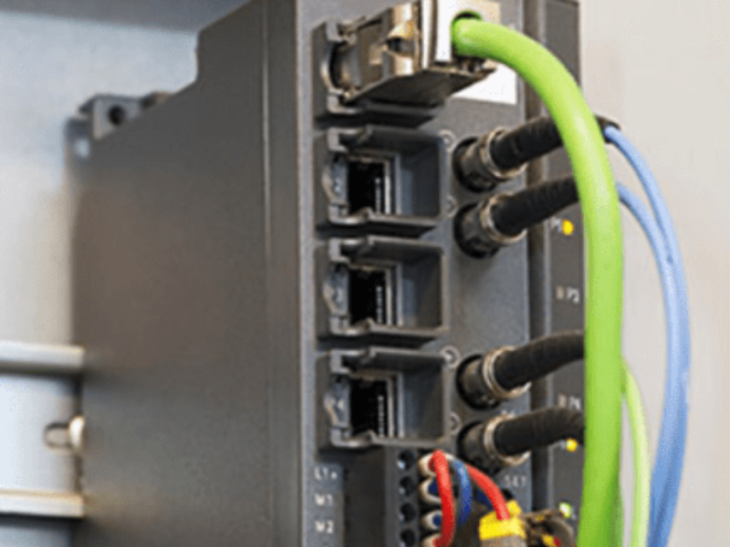 Concevoir des applications IoT renforcées avec des réseaux d&rsquo;alimentation et de données basés sur l&rsquo;Ethernet industriel