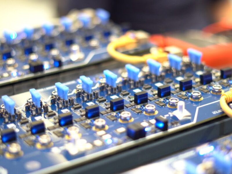 Du courant alternatif directement à partir de la batterie sans onduleur