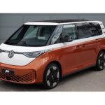 Le Combi Volkswagen s’offre un toit en modules solaires