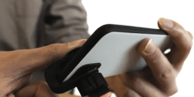 Smartphone attachment for blood pressure measurement