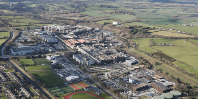 Schneider lance un programme d&rsquo;énergies renouvelables pour les fabricants de puces