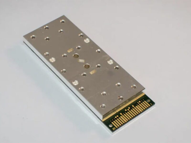 Active diplexers range boosts E-Band radio performance