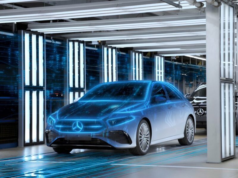 Mercedes-Benz prepares digital production system with generative AI