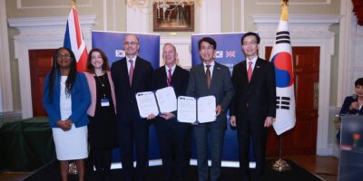 Hyundai signs UCL for hydrogen EV research