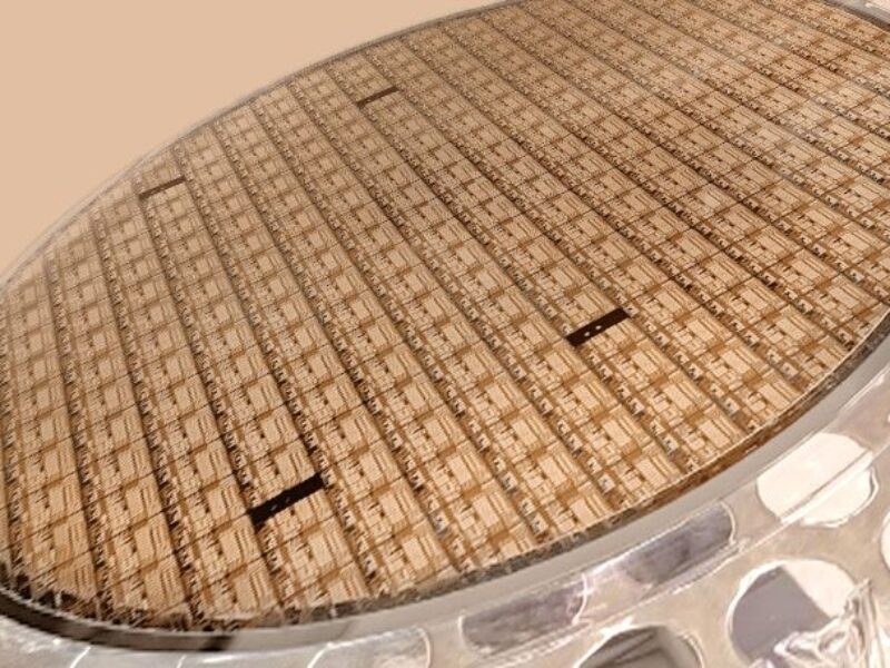 Technologie de traitement 200 mm pour des GaN/SiC à moindre coût,