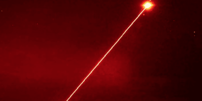 Cible aérienne abattue par un laser militaire