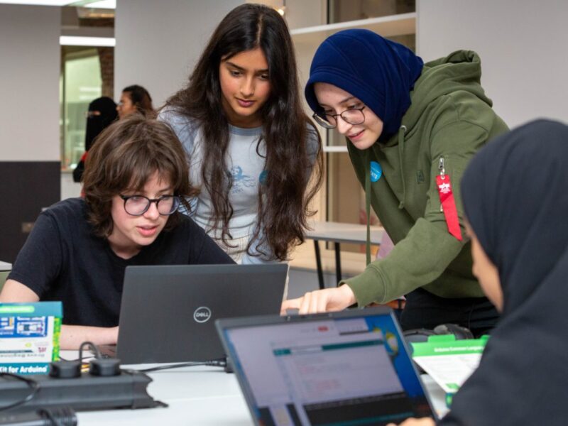 Apple backs UK ‘Girls into Electronics’ programme