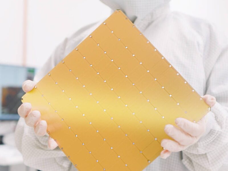 Cerebras présente un processeur d&rsquo;IA de la taille d&rsquo;une tranche de silicium de 12 pouces