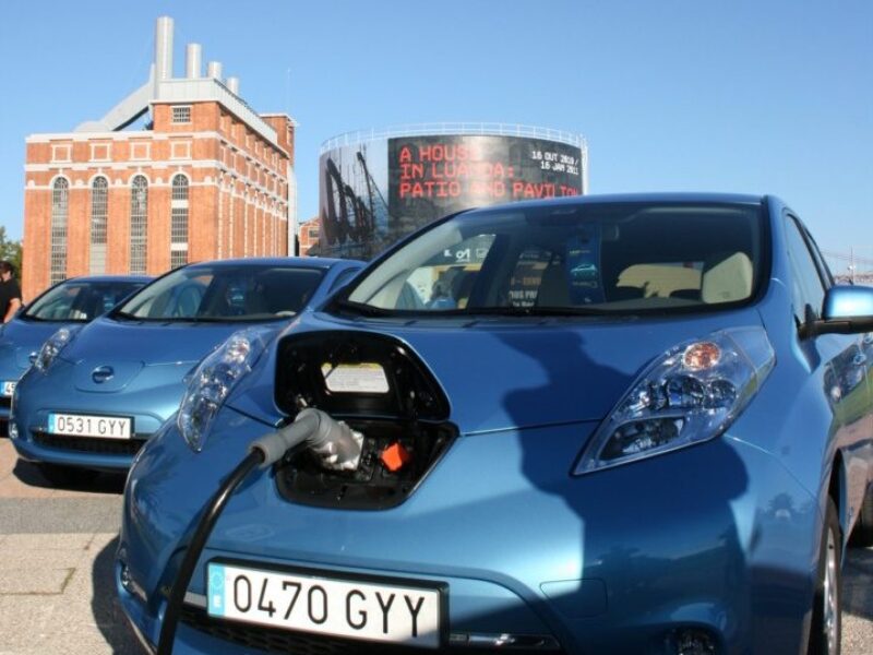 Nissan shuts 2G car service in UK