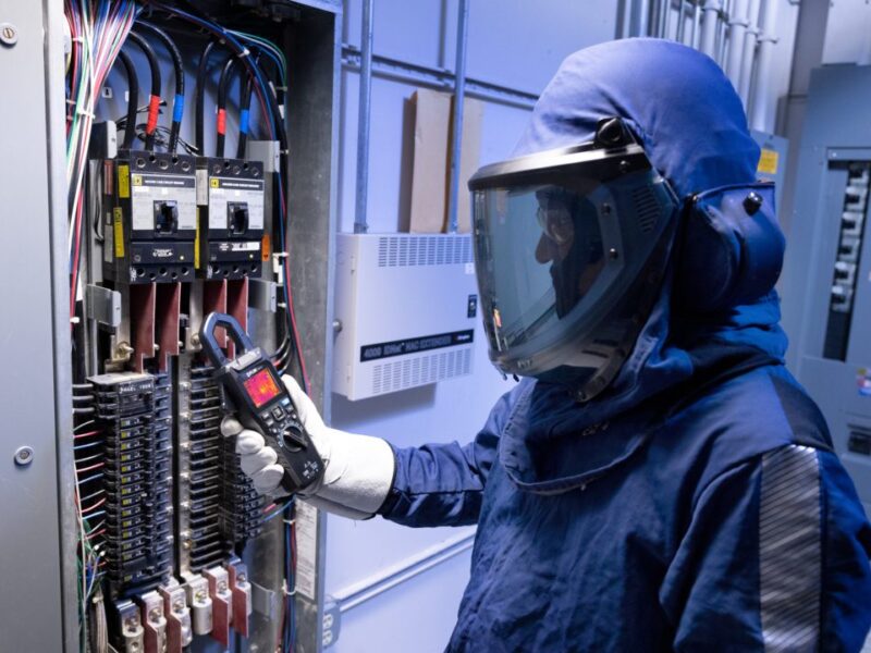 Pince multimètre professionnelle avec caméra d&rsquo;imagerie thermique