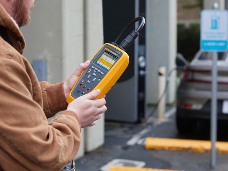 Analyseur de station de charge de véhicules électriques