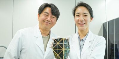 Cellule solaire flexible autoalignée pour environnements urbains