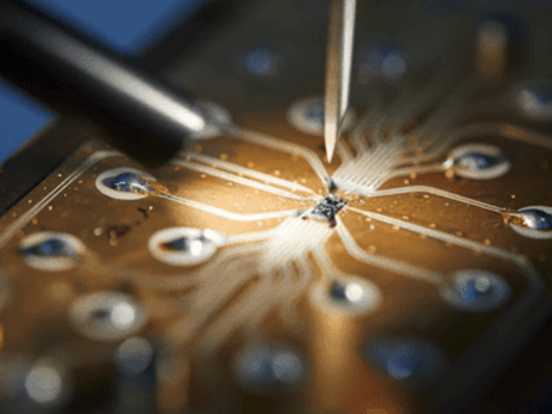 Diraq drives two-qubit gate accuracy in CMOS to above 99%