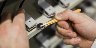 Les batteries solides au soufre de theion offrent 1000Wh/kg