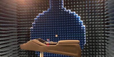 Antenna digital twin optimizes automotive connectivity