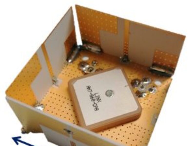 Antennes ultra-miniaturisées pour les liaisons satellites IdO