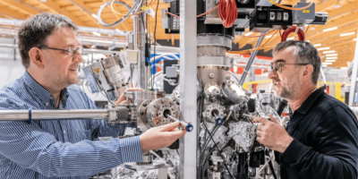 Magnetism in thin layers: one electron makes the difference