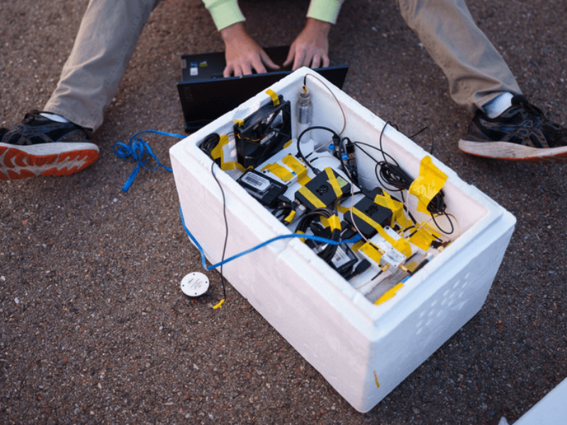 Can cell phone signals help land a plane?