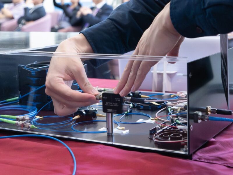 Desktop photonic quantum computer runs at room temperature