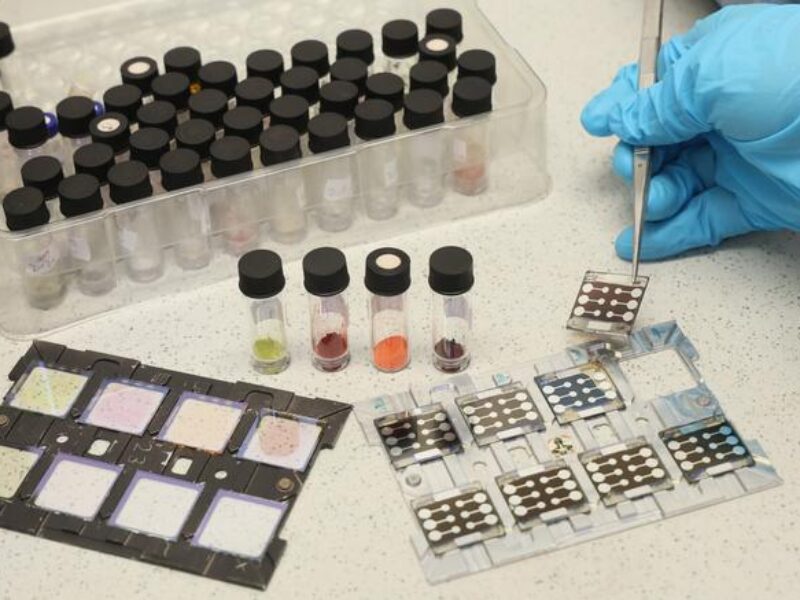 L&rsquo;IA trouve de meilleurs matériaux pérovskites pour les cellules solaires