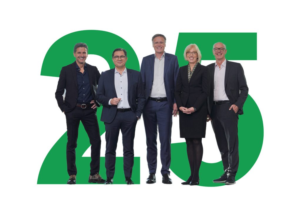 The management board of Infineon at the 25th AGM