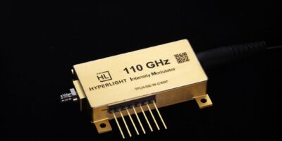 110-GHz intensity modulator with low half-wave voltage