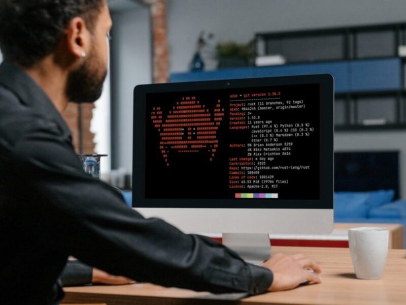 Une Analyse Hybride pour un Code Plus Sûr
