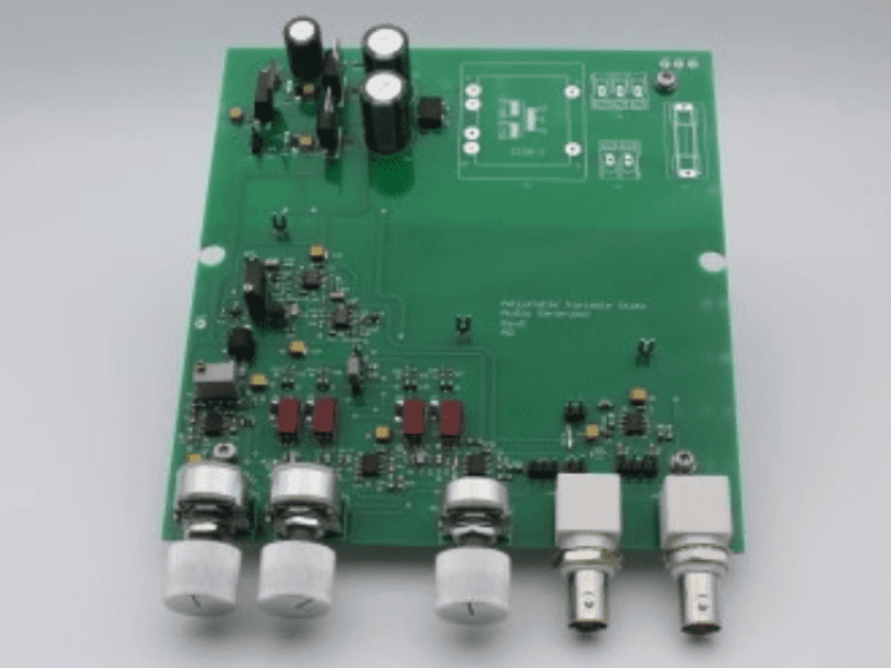 Analogue audio generator with adjustable frequency – Elektor Labs Project