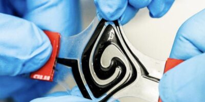 Scientists demonstrate a shape-shifting fluid battery