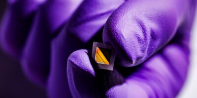 Thin film pyroelectric boosts thermal sensors