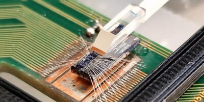 Récepteur de lumière chaotique pour une optique sécurisée en espace libre