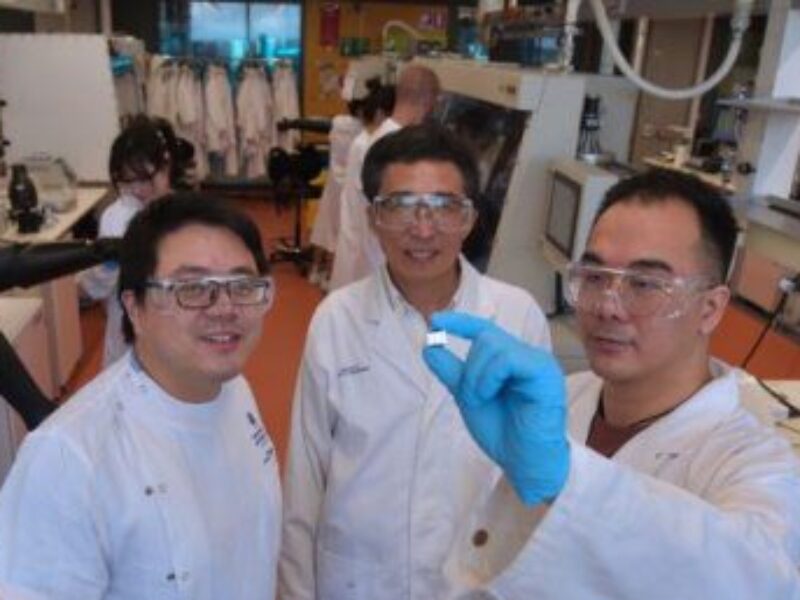 Record efficiency for perovskite solar cell takes on silicon