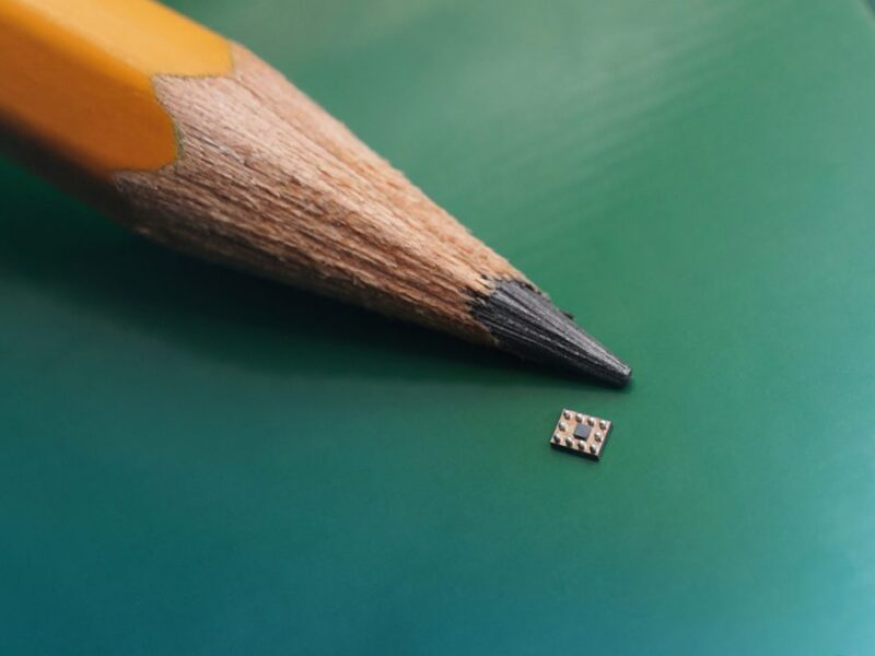 Tiny MEMS mobile clock generator targets 5G and GNSS